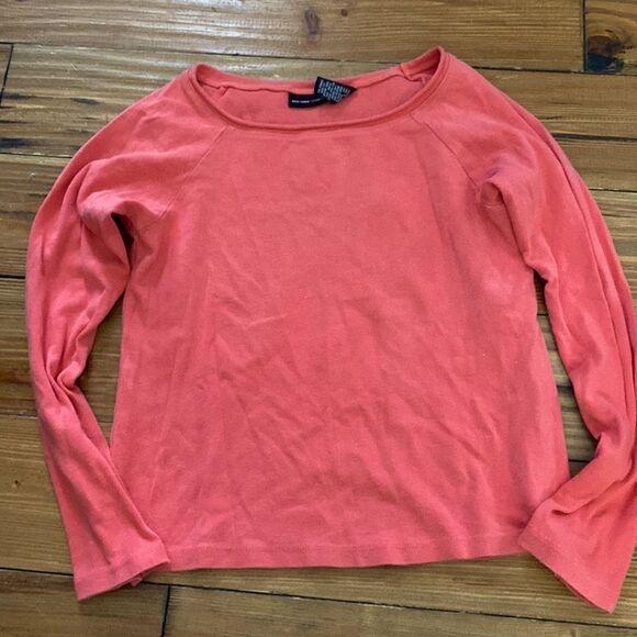 5/$10 item womens top - Picture 1 of 1